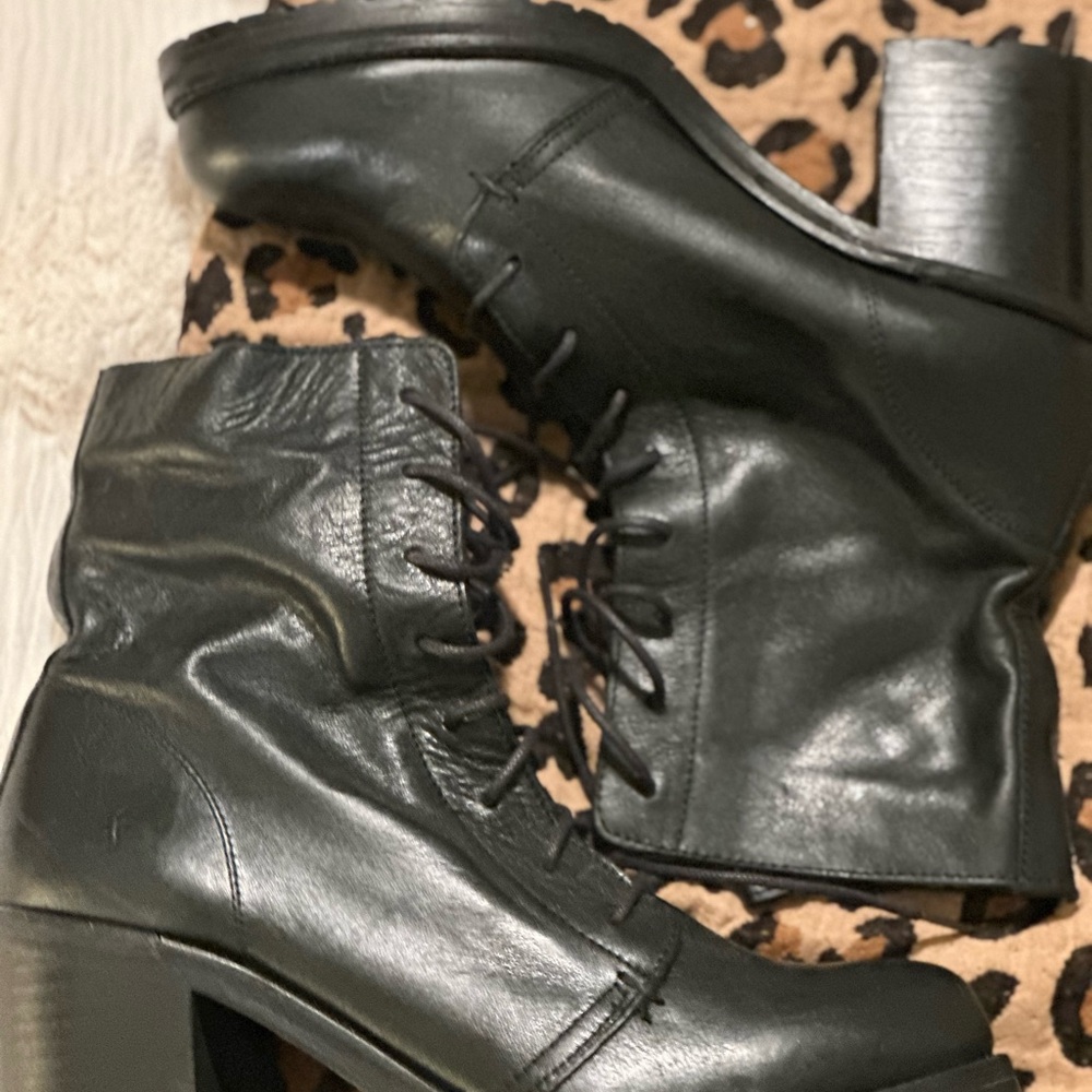 Frye Black Lace Up Leather Boots - Picture 5 of 9